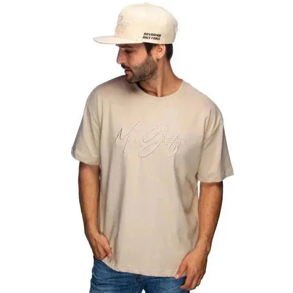 Maximilian Götz T-Shirt Signature sand